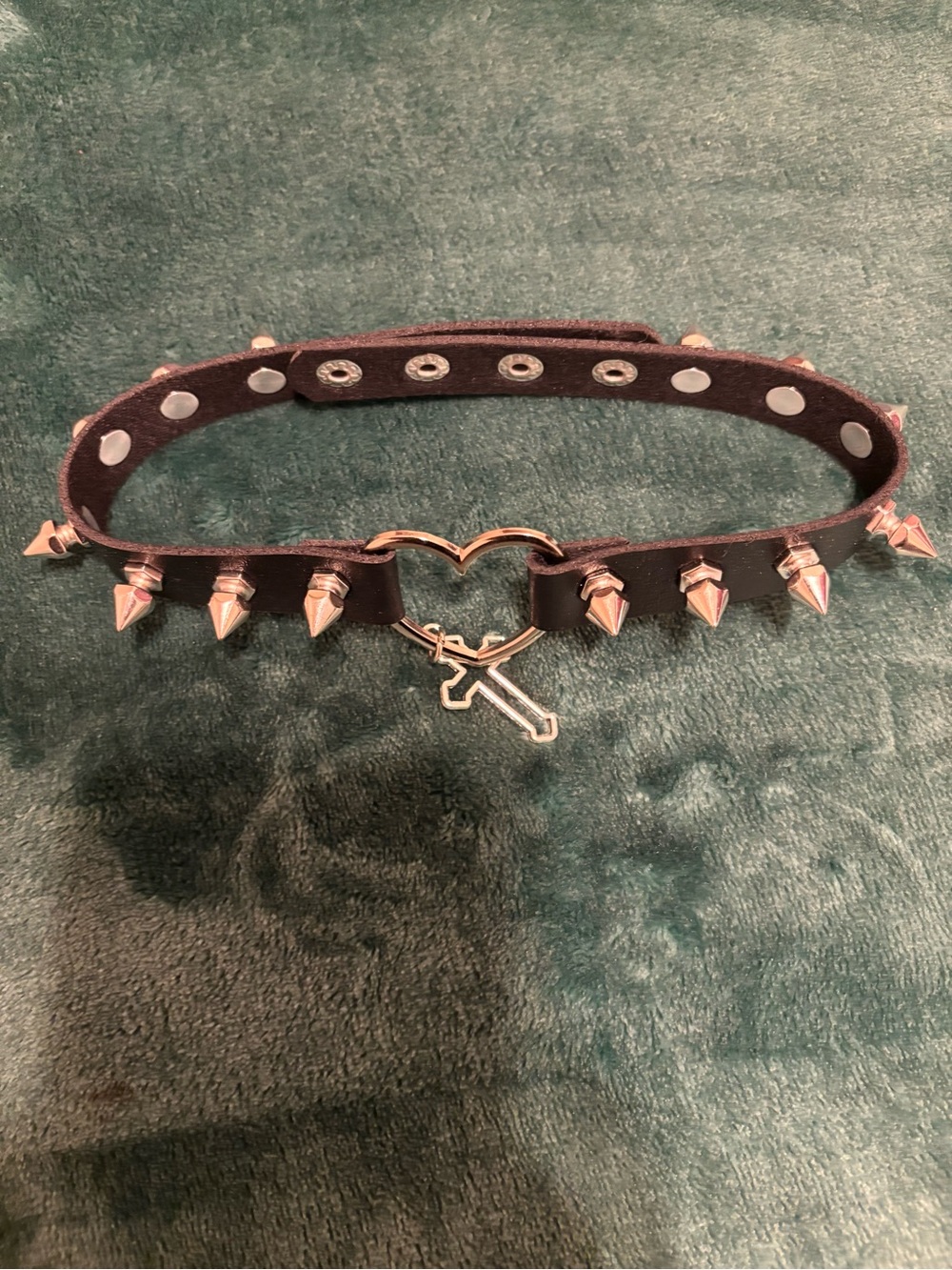 SHEIN Black Spike Heart Choker with Cross Pendant